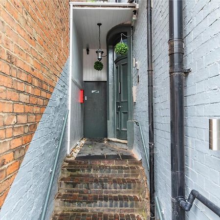 Romantic Getaway Studio Pods Close To City Centre With Free Wifi Derby Exterior photo