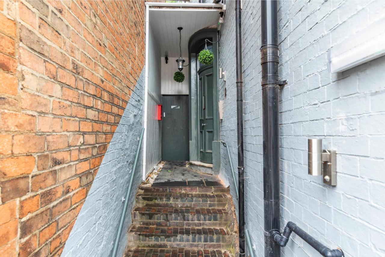 Romantic Getaway Studio Pods Close To City Centre With Free Wifi Derby Exterior photo